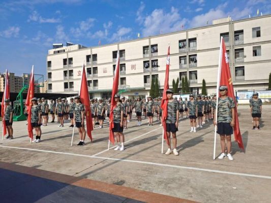 上饶电大技工学校里面是学什么？上饶设计学校