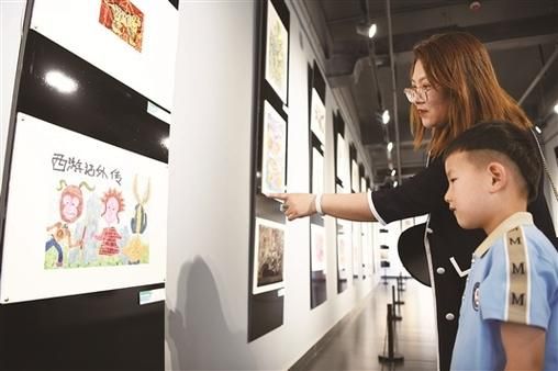 小学生参观文联展厅家长评价？设计展览评价