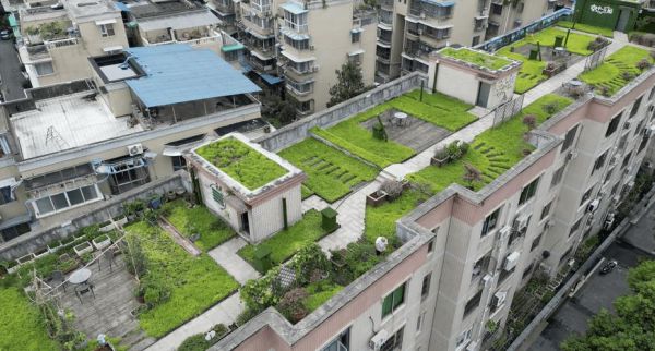 在高层楼顶建空中花园的该怎么处理？顶楼花园如何设计效果图