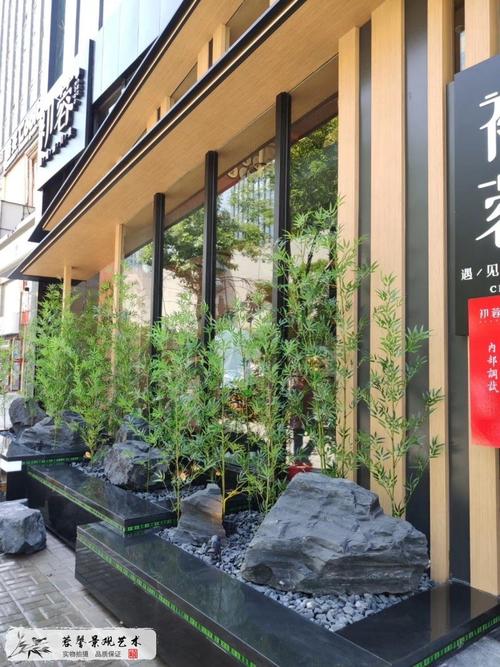 餐馆门口外摆什么绿植？（餐馆室外装修设计）