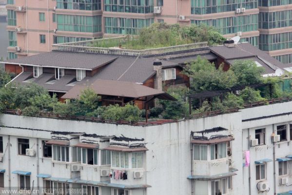 餐饮店油烟排在楼顶上，楼下居民还会有油烟困扰吗？（楼顶花园餐厅设计效果图）