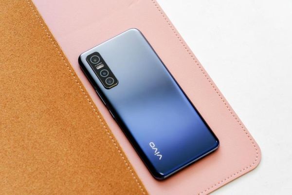 vivo1500元左右5g手机推荐？（8x10米四层房屋设计图）